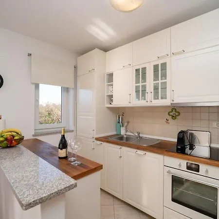 Apartman App Nevis